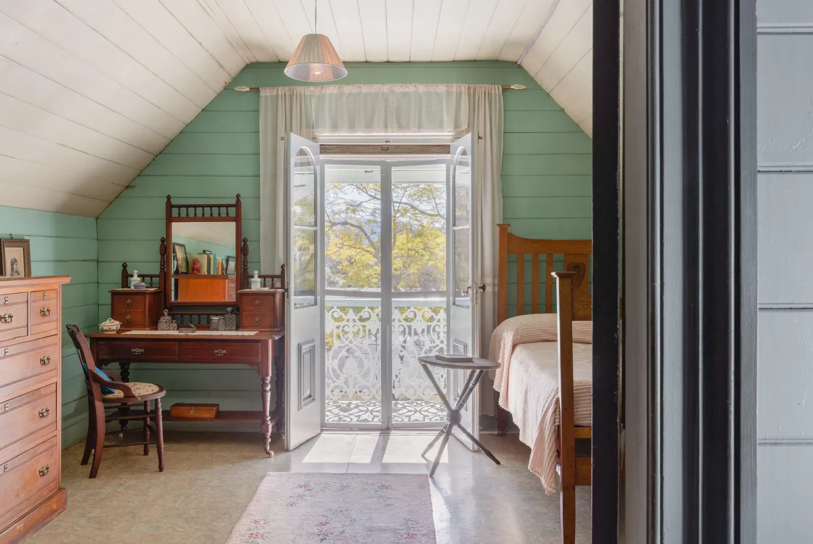 Bedroom in Meroogal.