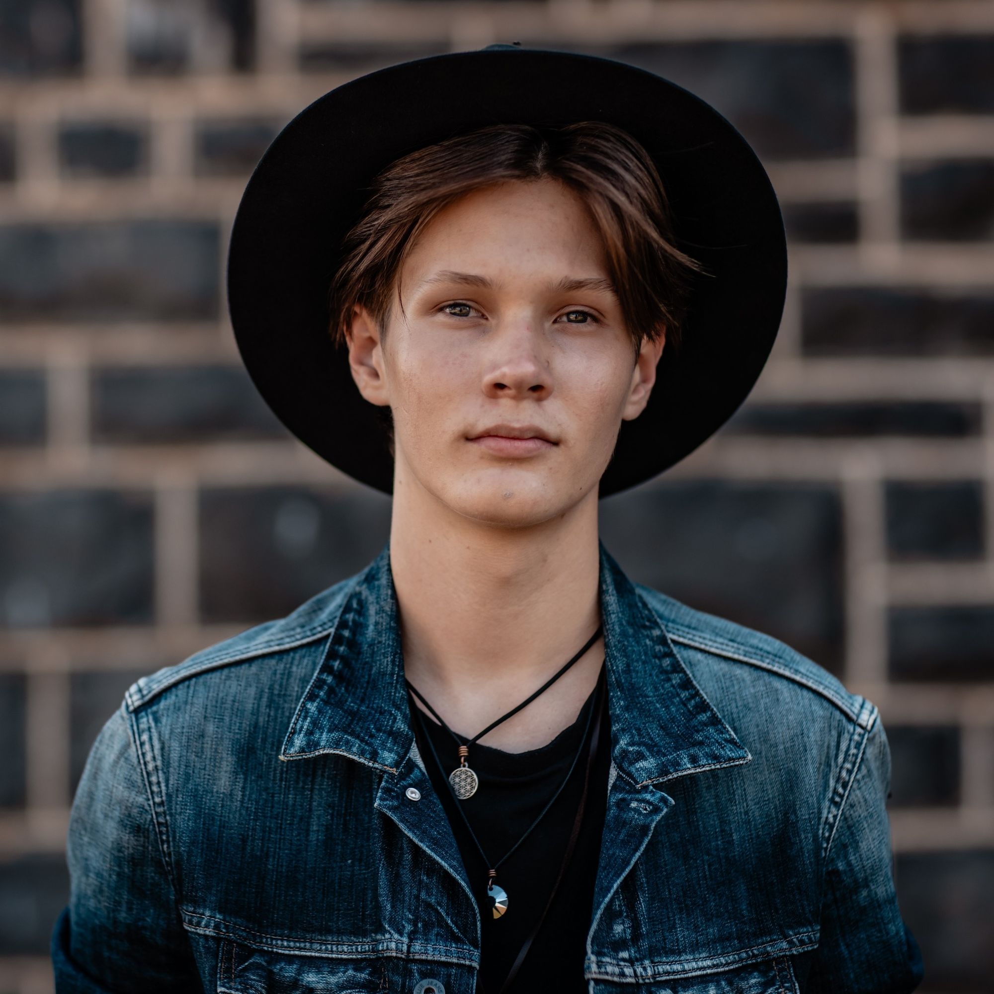 Hayden Phillis Music logo