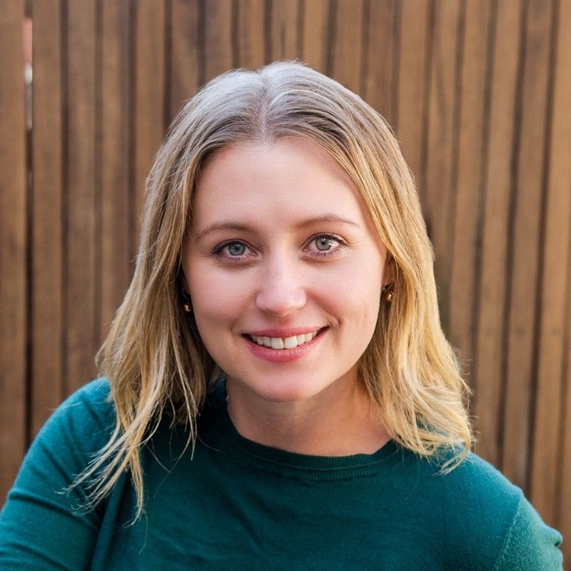 Sarah Mathews Headshot