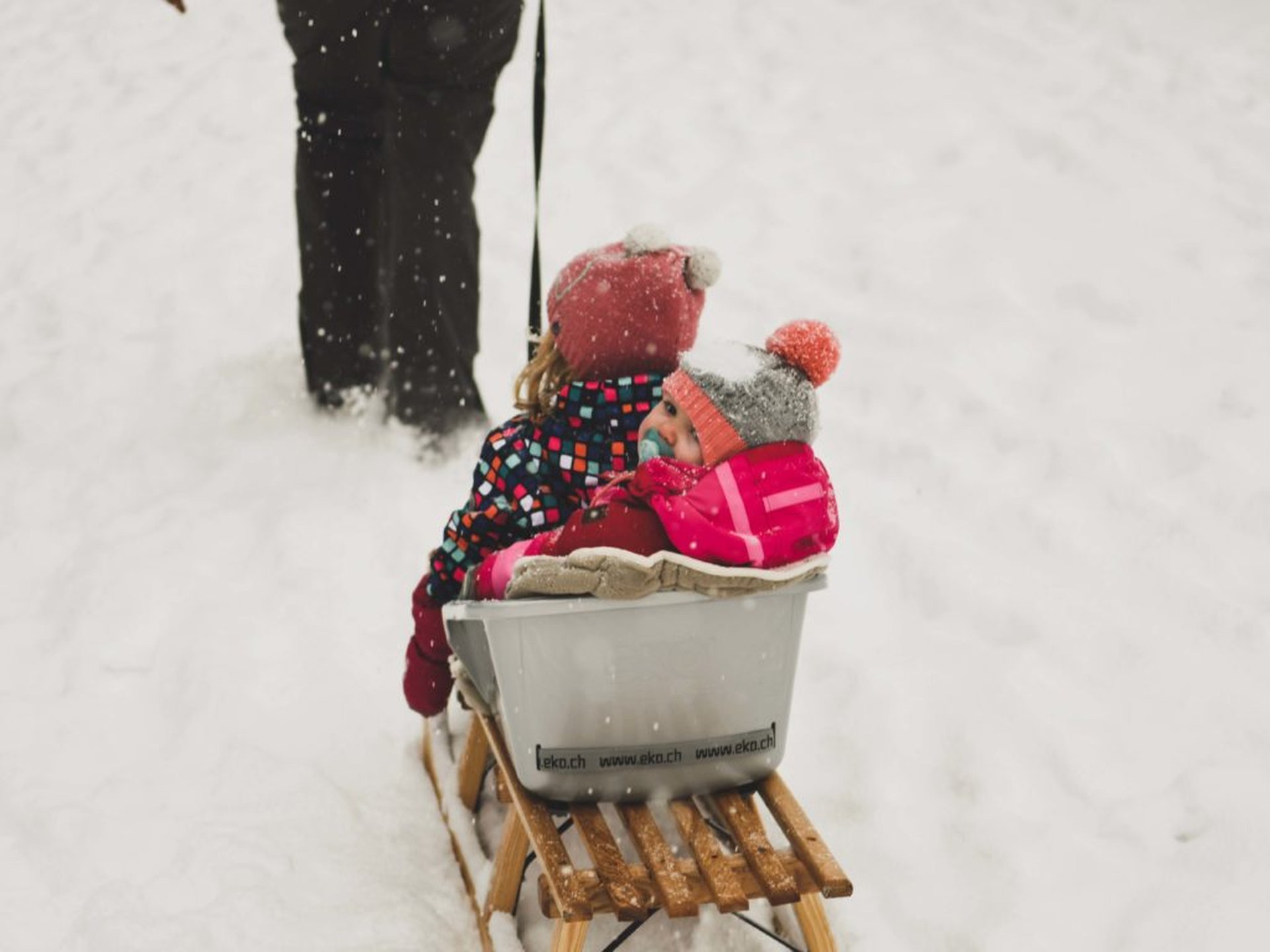 Wintercamping Bayern Schlittenfahren