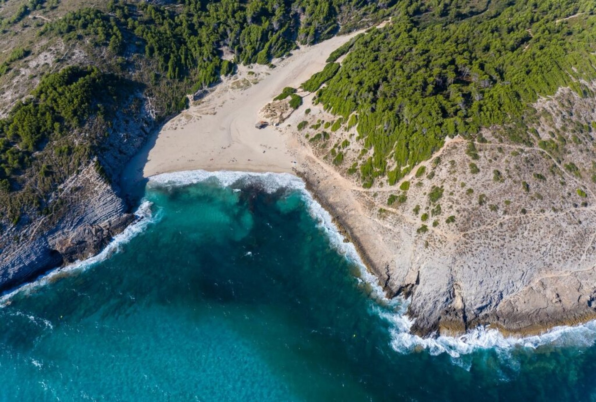 Kamperen op Mallorca: Campings, tips en unieke stranden op het eiland