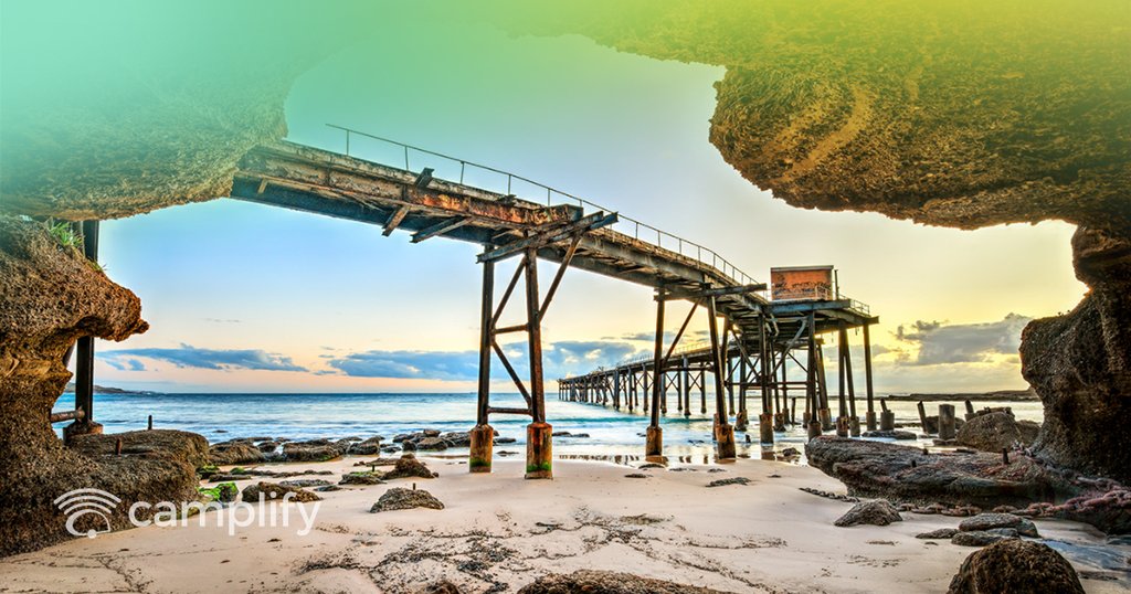 Tranquil Lake Macquarie at sunset, perfect for a relaxing holiday getaway.