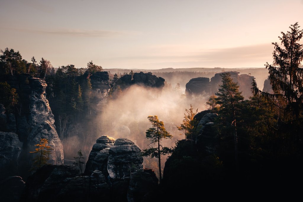 Wohnmobil-Camping in der Sächsischen Schweiz im Herbst:  Tolle Plätze & Tipps für deinen Urlaub!
