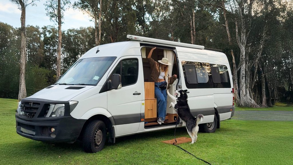 Port Stephens with your pup: Dog-friendly camping tips for your next adventure