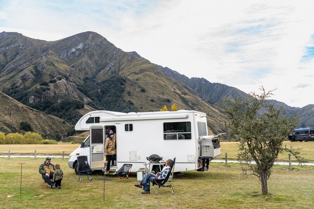 Campervan & motorhome hire from Queenstown Airport: Land and drive straight away