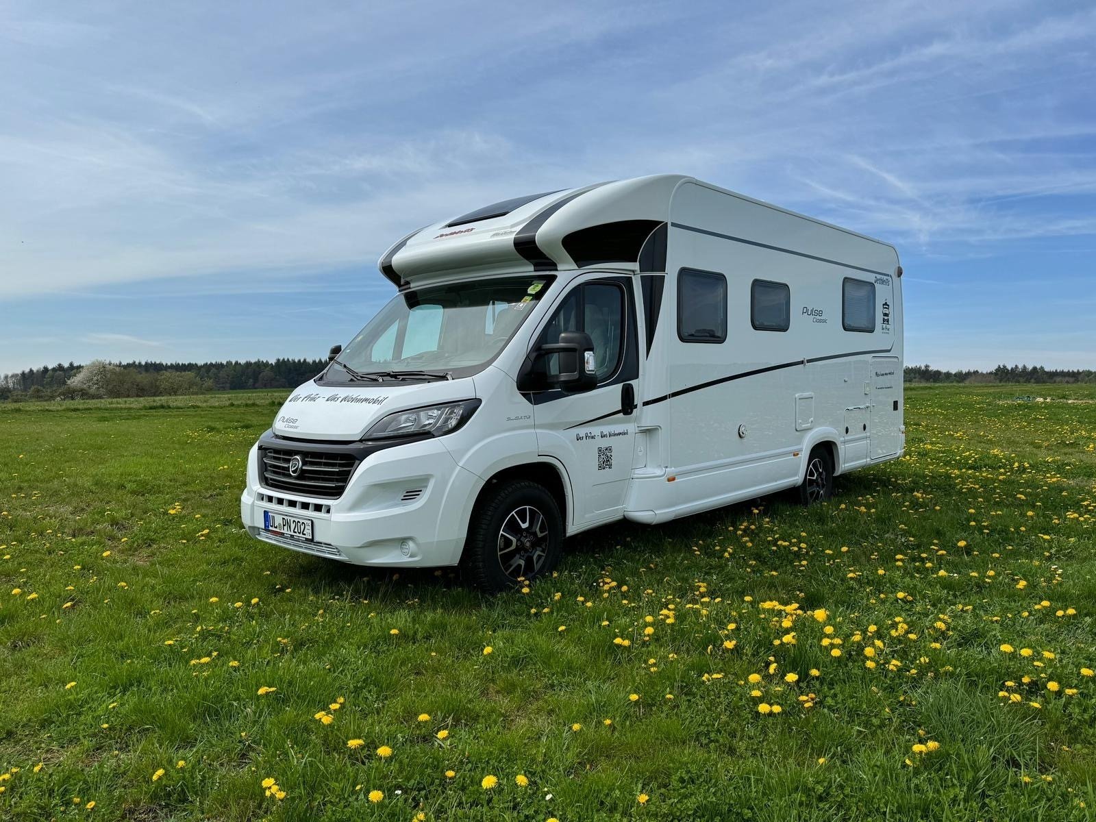 Wohnmobil & Wohnwagen von Dethleffs mieten – über 90 Jahre Camping-Erfahrung