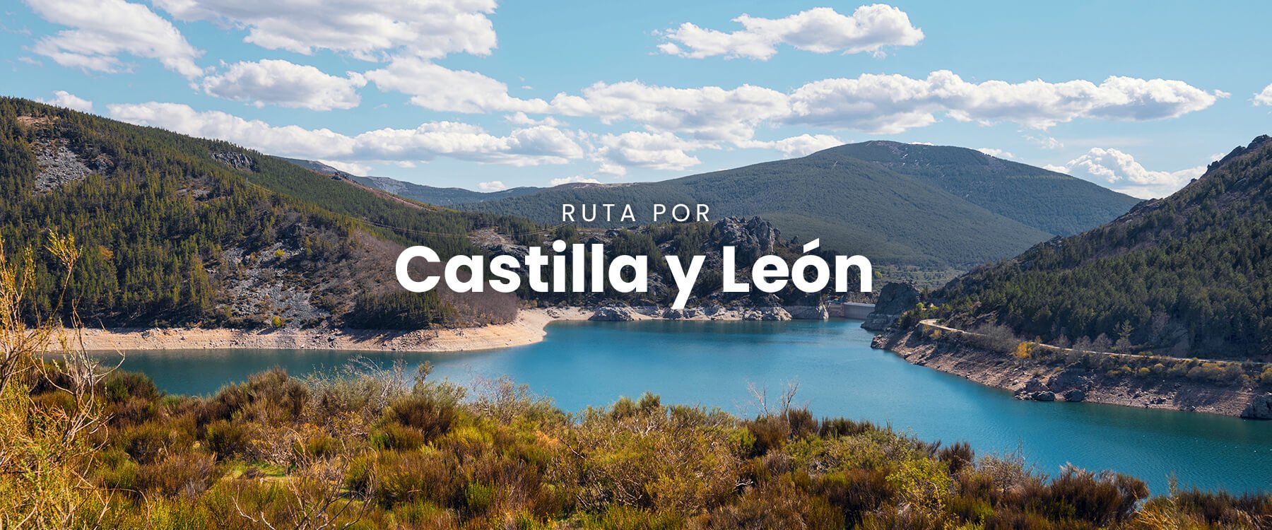 Autocaravana en Castilla y León con paisaje rural de fondo. Rutas y aventura en camper.