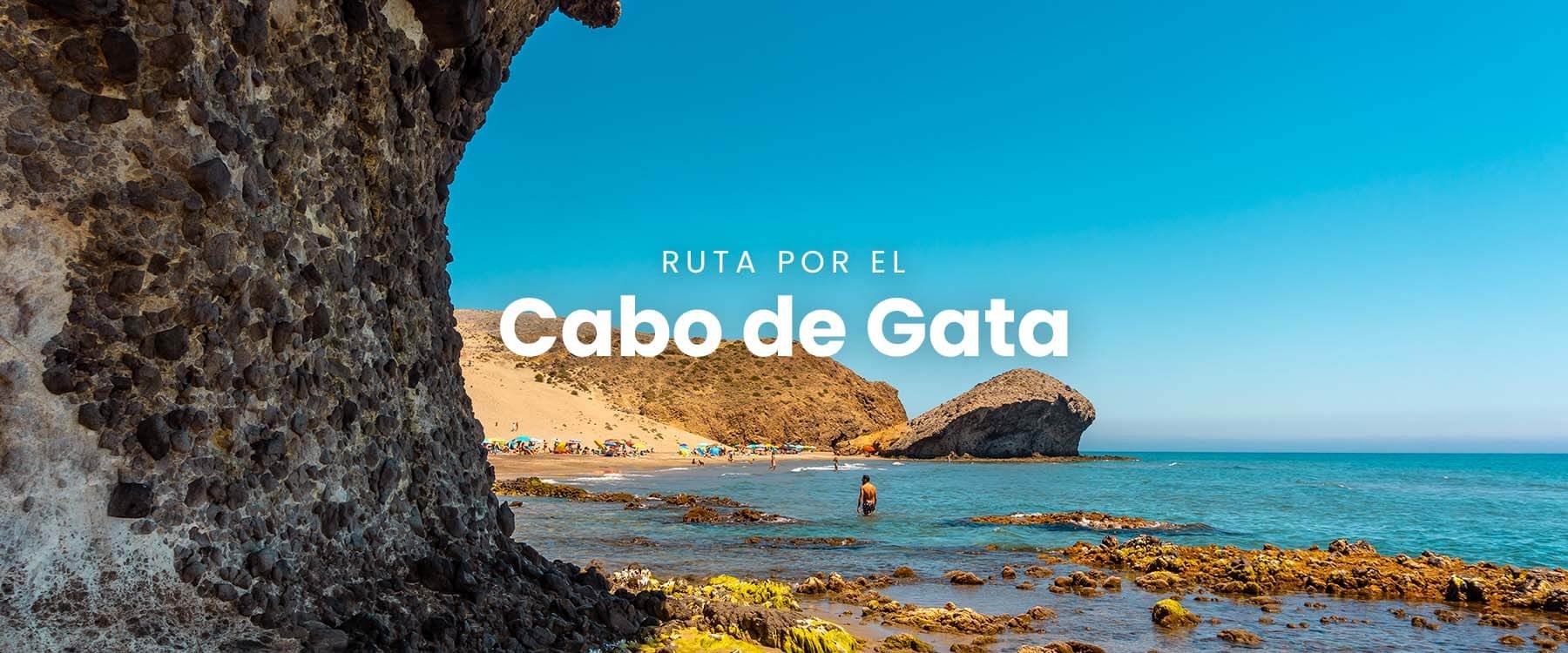 Autocaravana con vistas al mar en Cabo de Gata. Vacaciones y camping en Almería.