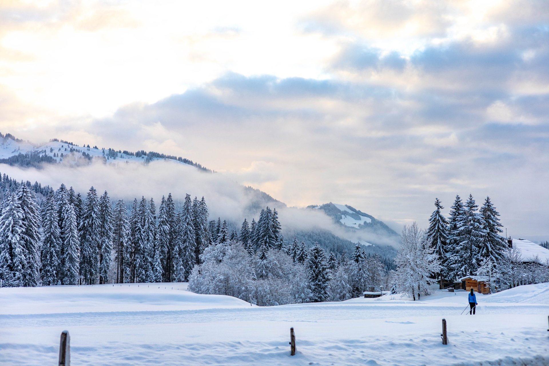 Mitten in der Schneelandschaft: Wintercamping im Allgäu