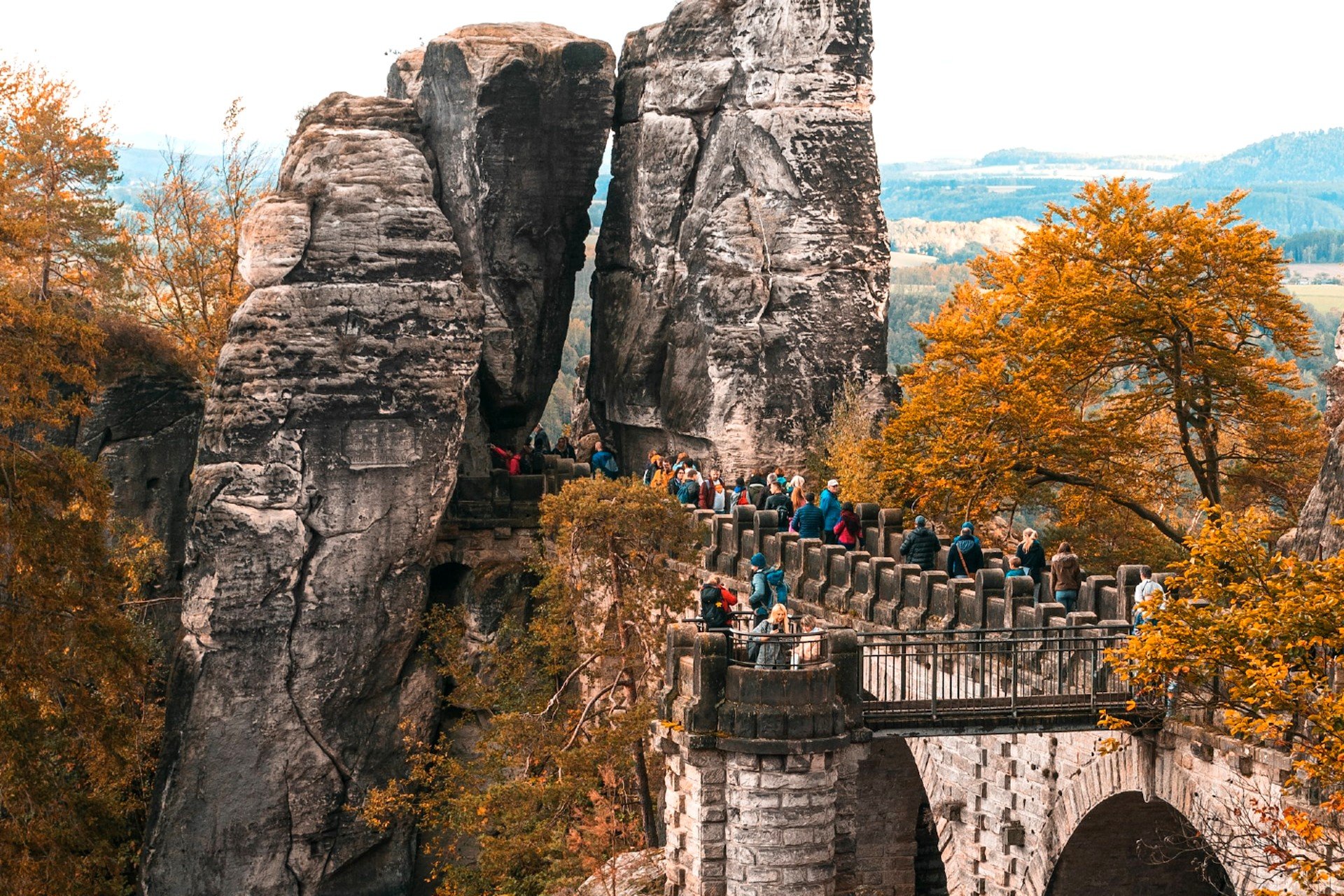 Bastei Elbsandsteingebirge Nationalpark Wandern Camping im Herbst
