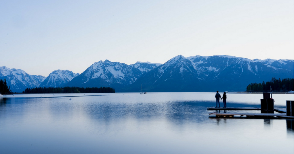 Camping Header: 9 Tipps für den Camper-Urlaub zu zweit