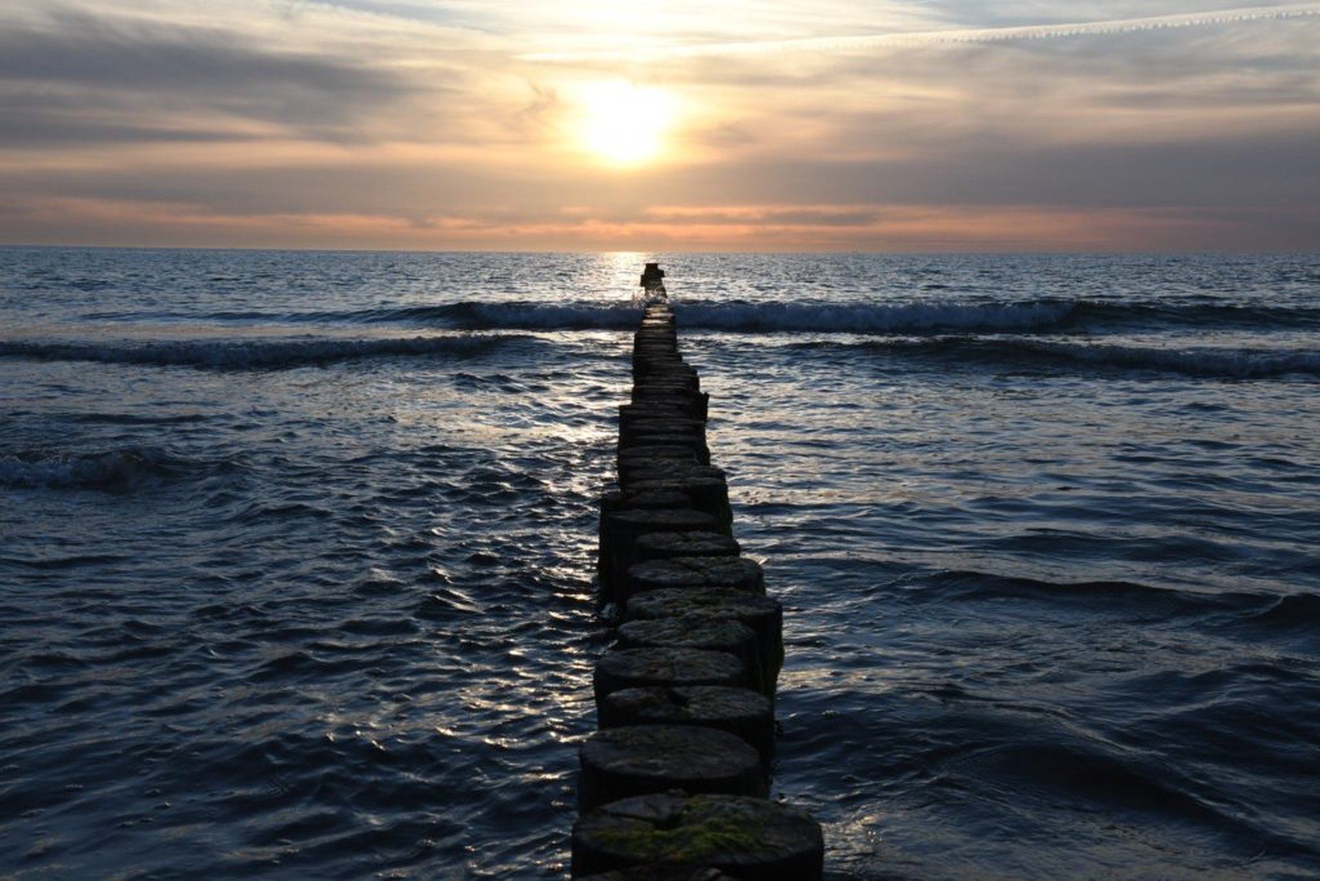 Sonnenuntergang Ostsee Deutschland im Herbst
