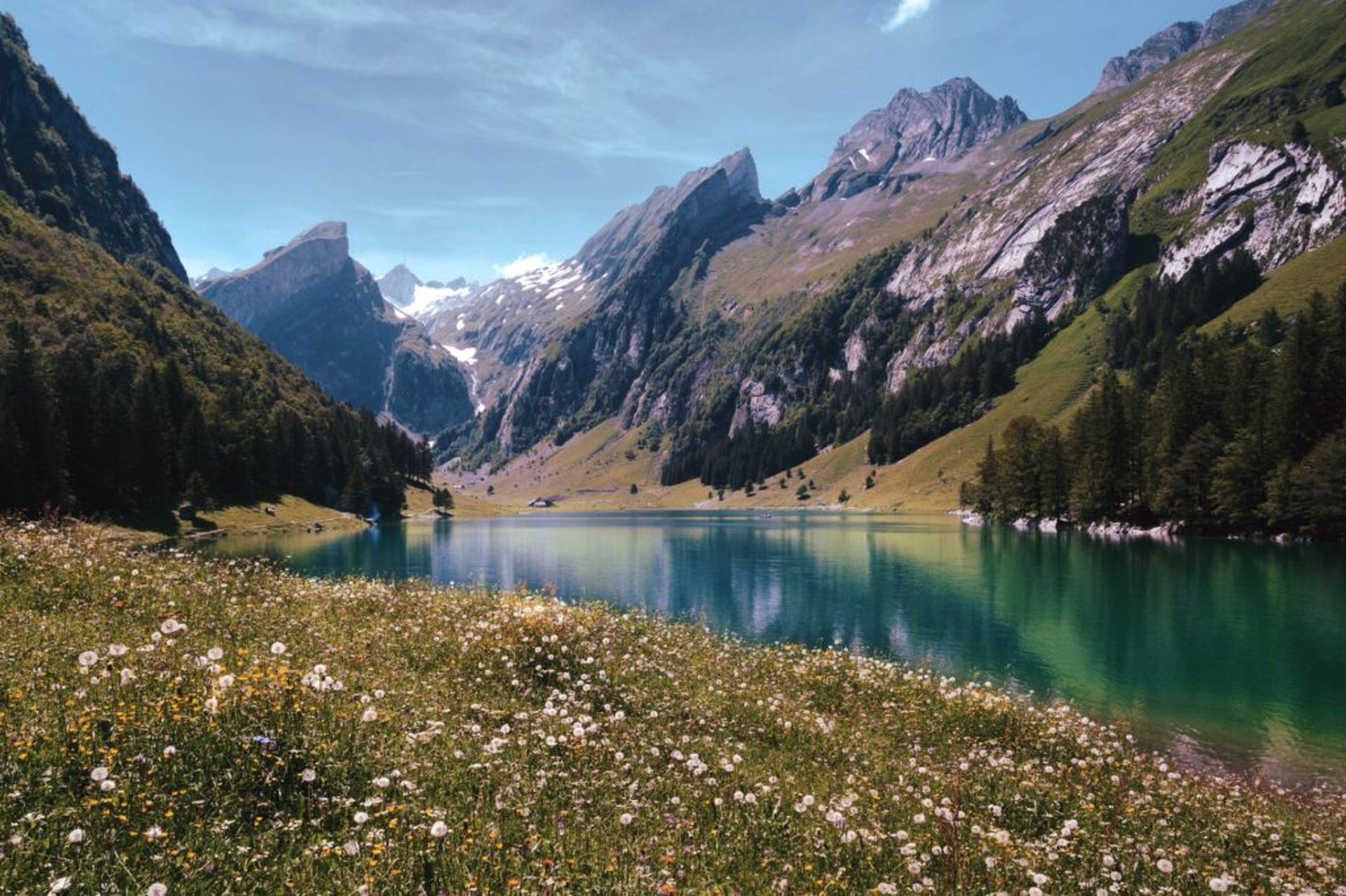 Campingurlaub in der Schweiz: Die schönsten Reiseziele und Reisetipps
