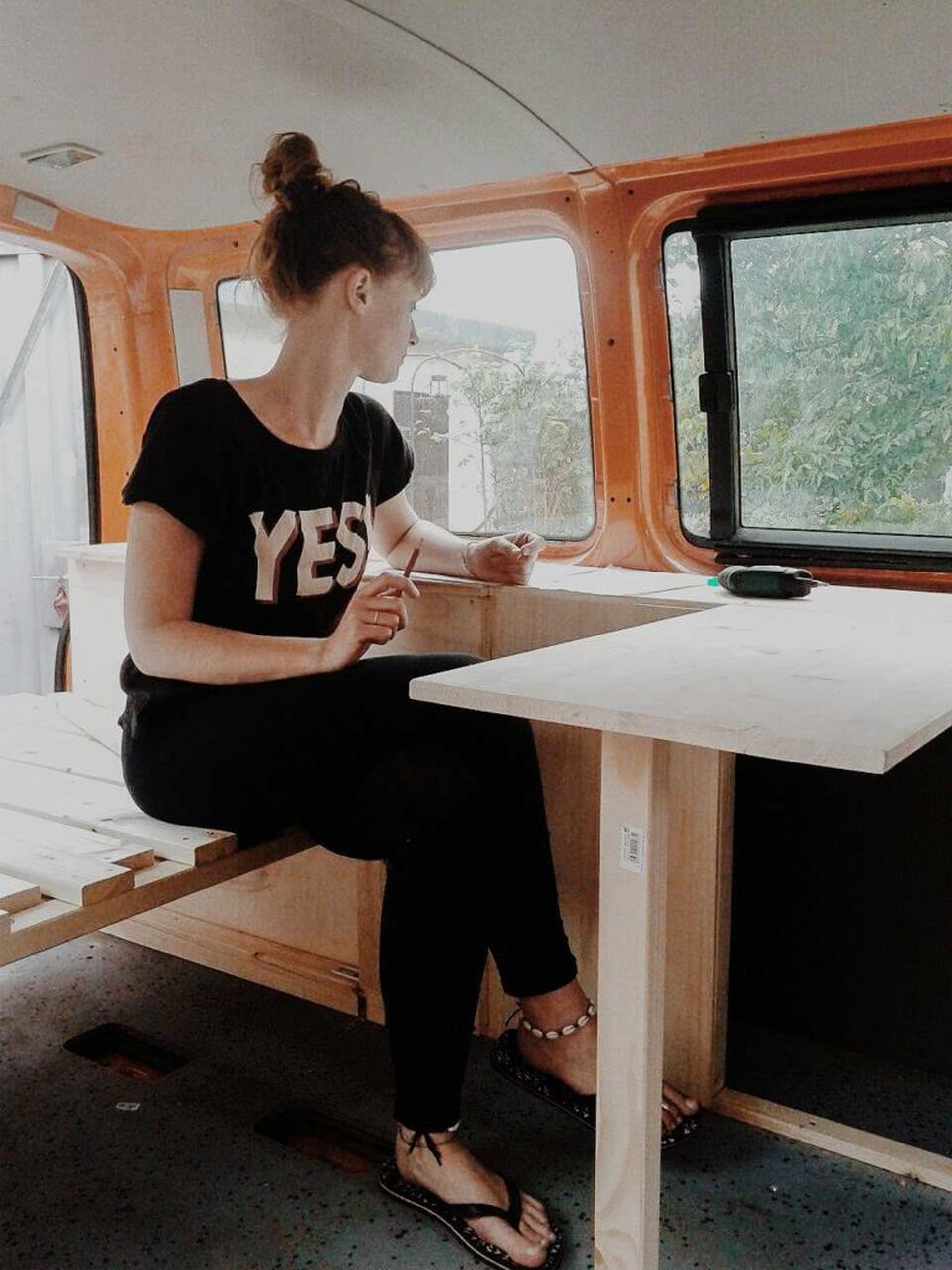 VW T5 ausbauen - Van Ausbau mit Holz