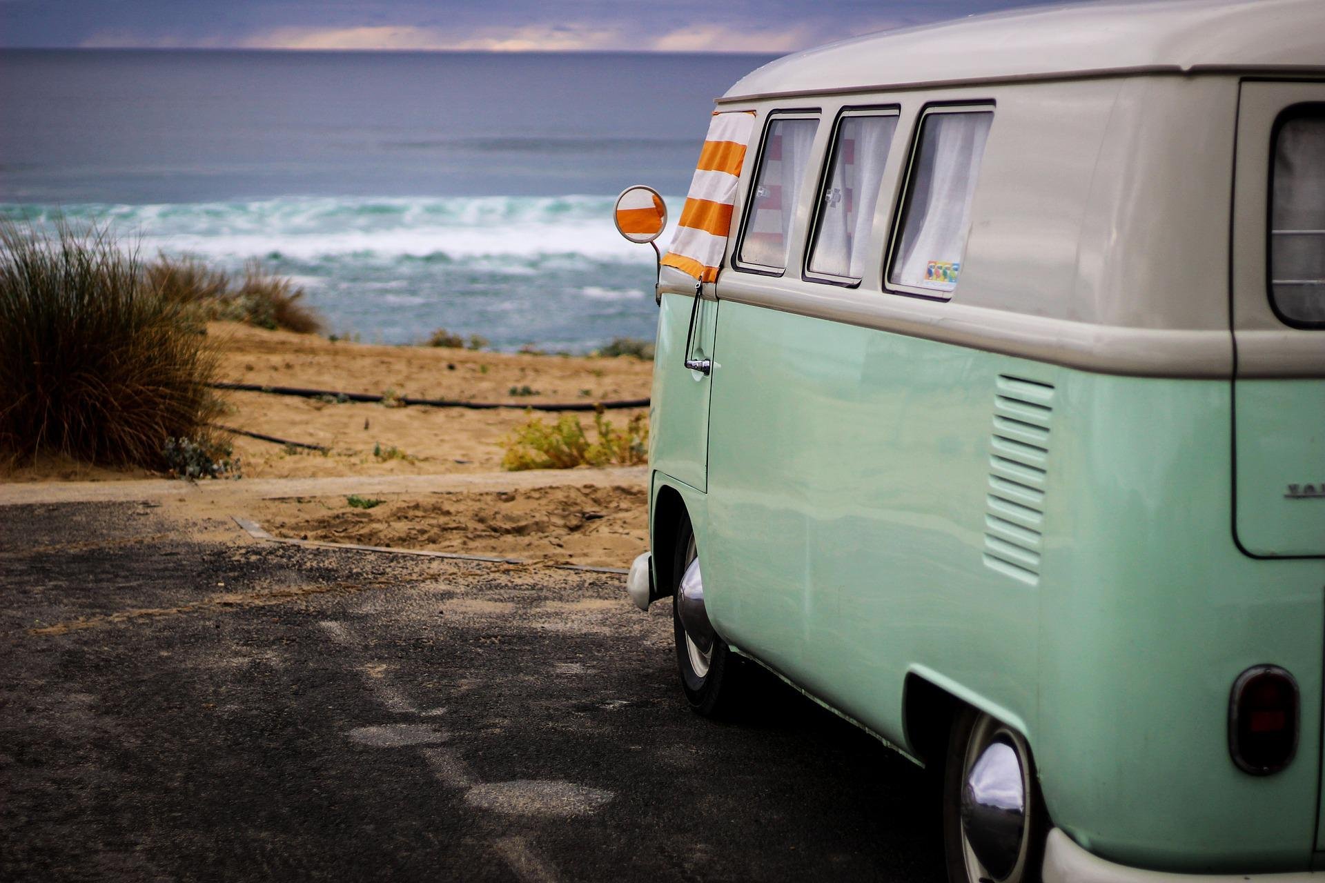 VW Bulli Campingbus Strand Meer Ostsee Sonneuntergang