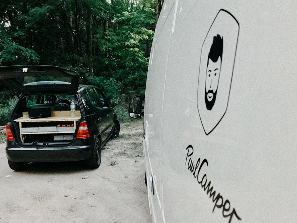 Camping Header: 5 Tipps wie du deinen PKW in einen Mikro-Camper verwandelst
