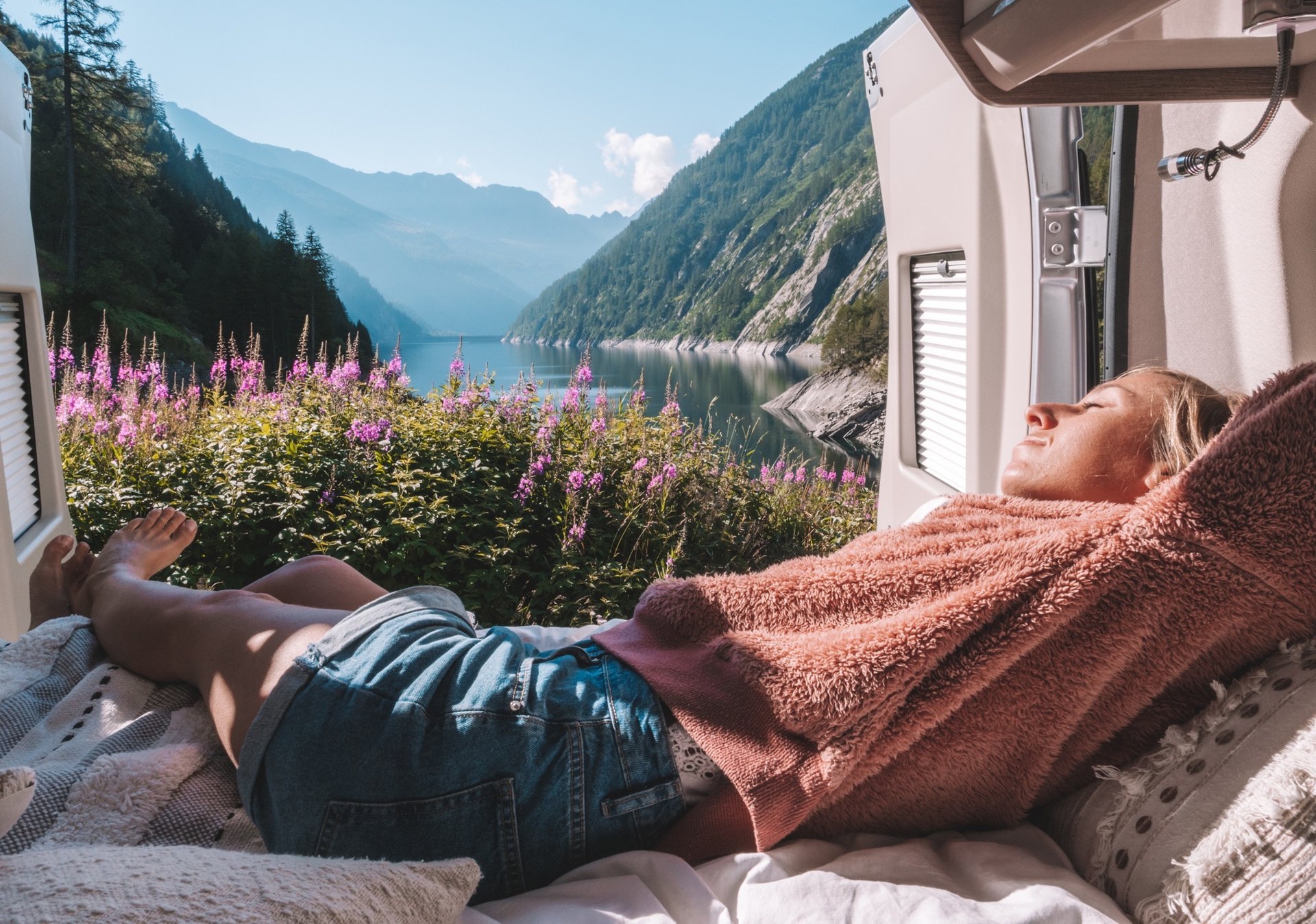 Dein Wohnmobil auf einem bayerischen Campingplatz am See – Urlaub und Erholung pur in der Natur!