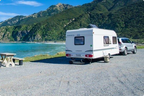 Caravans & camper trailers