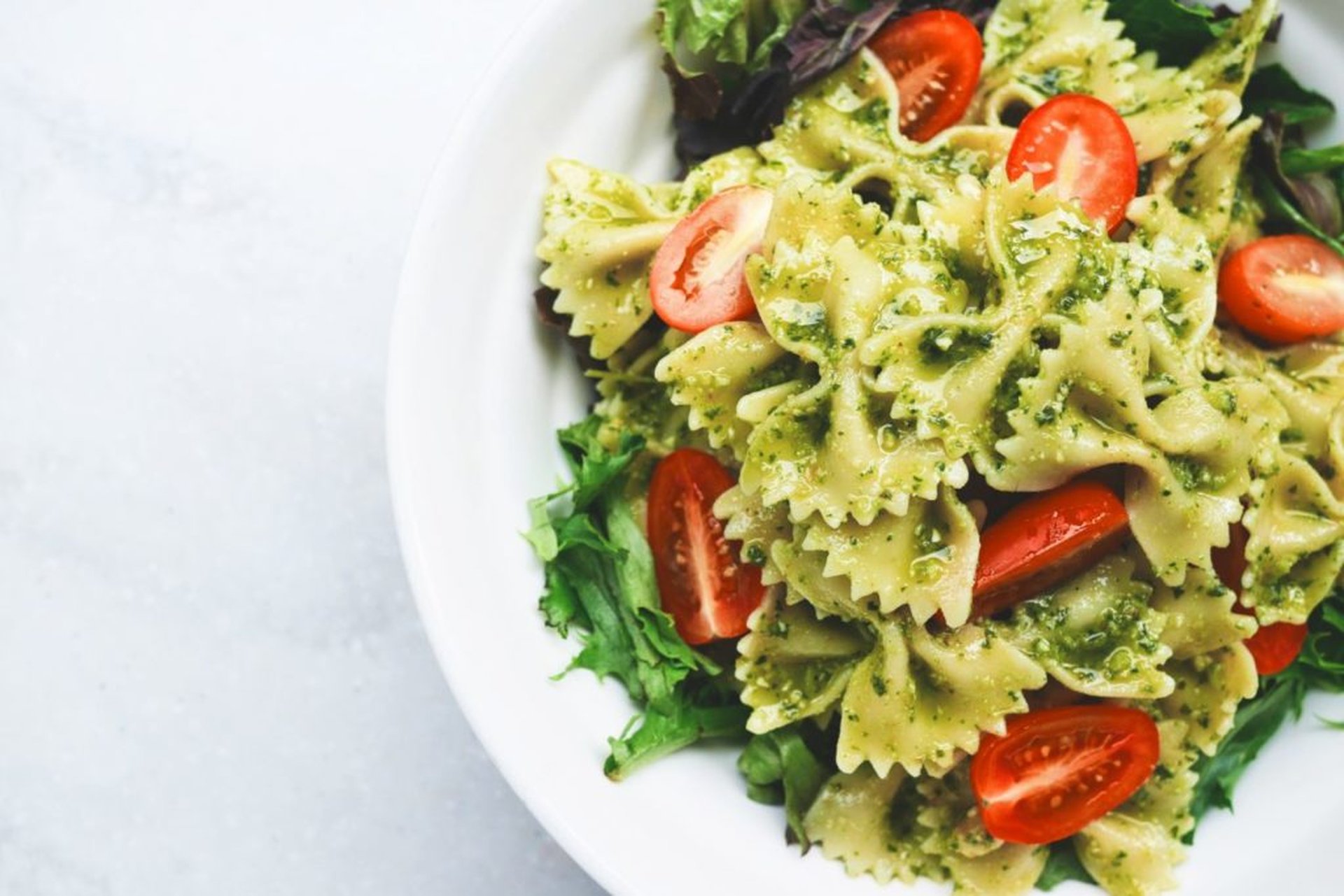 7. lekkere pastasalade met pesto – ook geschikt als bijgerecht - 7. Nudelsalat mit Pesto e 1024x683
