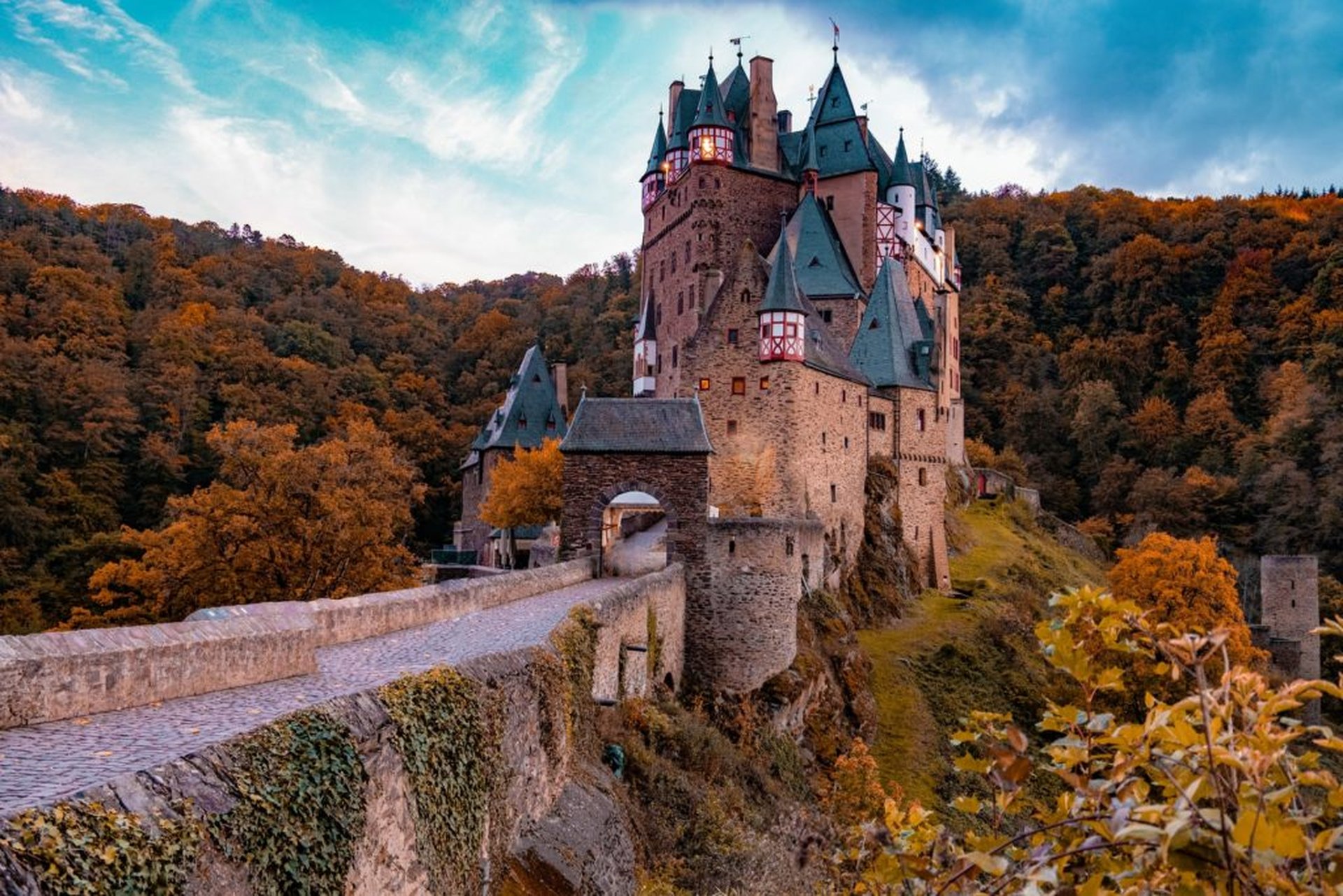Burgh Eltz in Deutschland im Herbst
