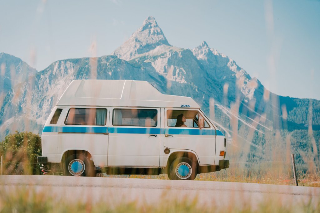 Österreichische Alpen: Dein Roadtrip mit PaulCamper!  Wohnmobil-Abenteuer & atemberaubende Natur.