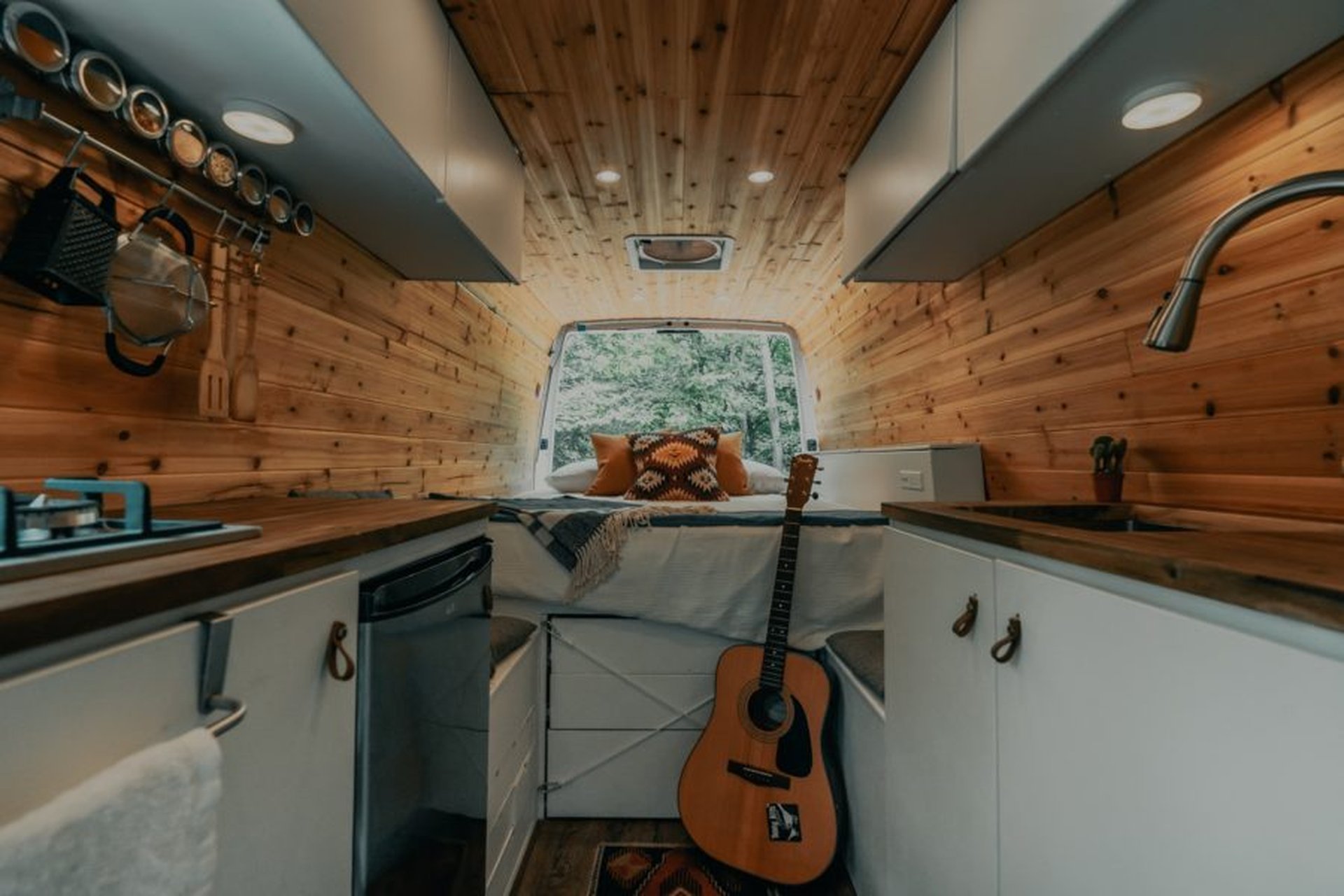Bild 7 unique Motorhomes for rent in the UK