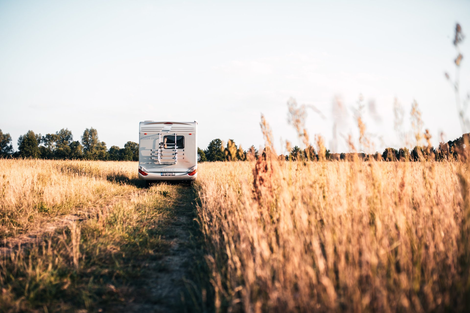 Camper header: Huur deze coole & eigenzinnige campers voor de herfstvakantie