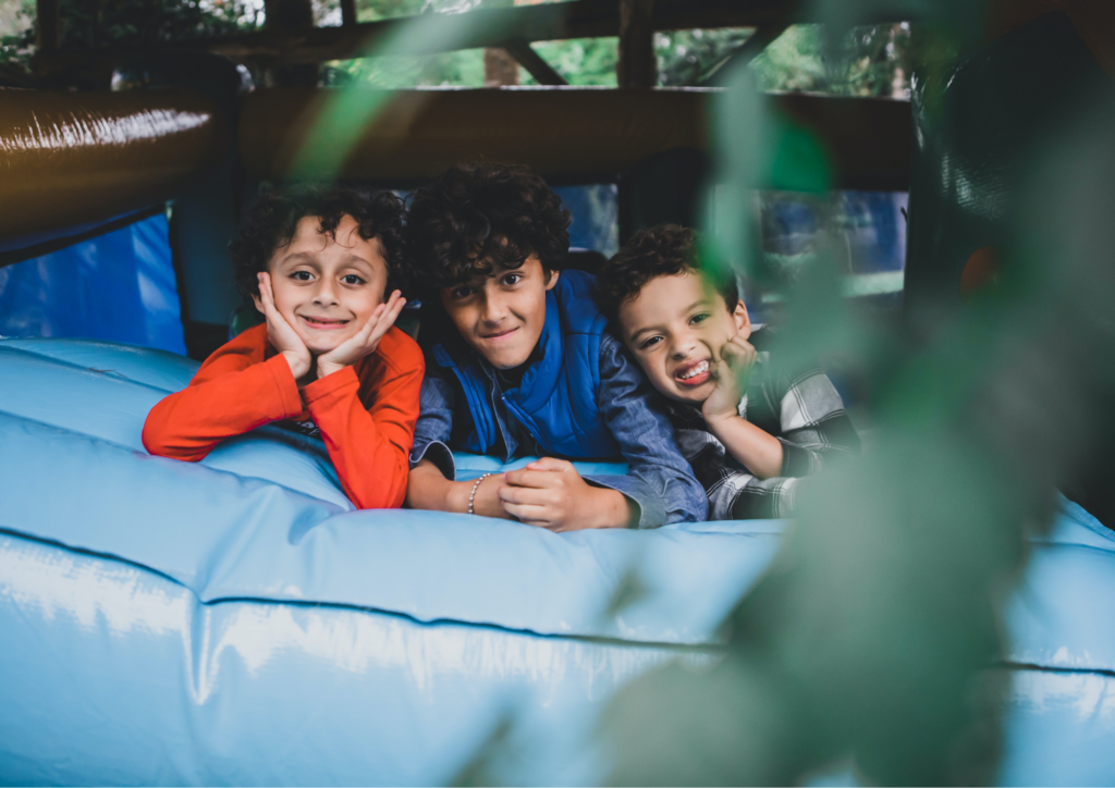 Familienurlaub auf dem Campingplatz: Spiel, Spaß & Abenteuer für Groß & Klein!