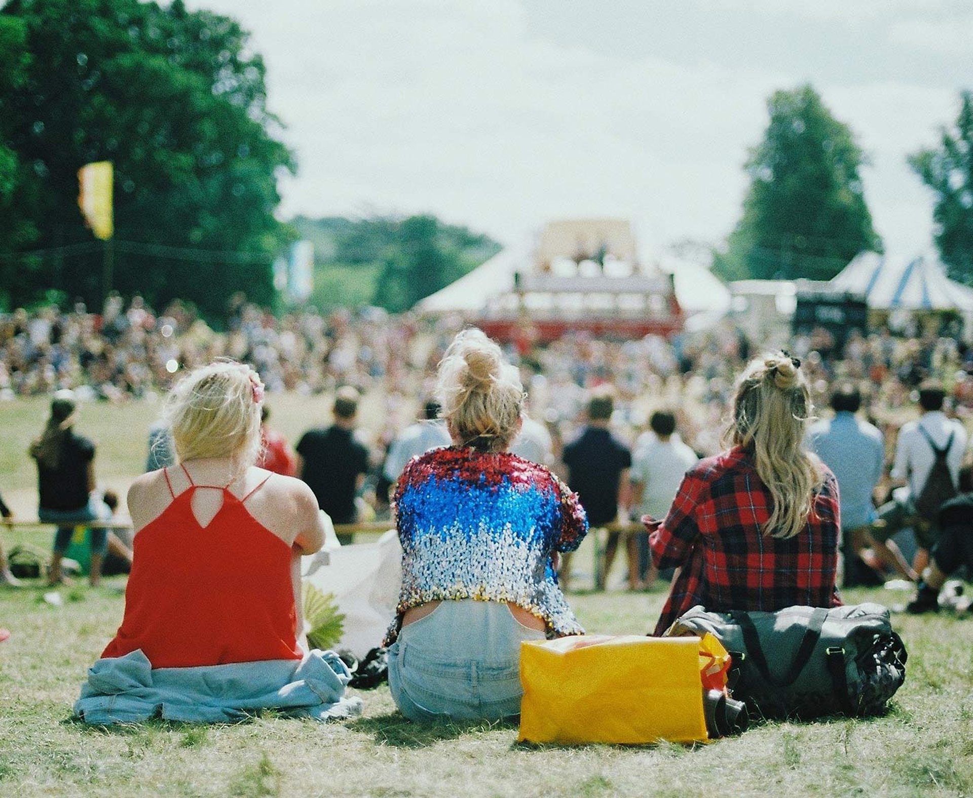 Wohnmobil auf Festival-Campingplatz: Dein Urlaubs-Abenteuer beginnt!