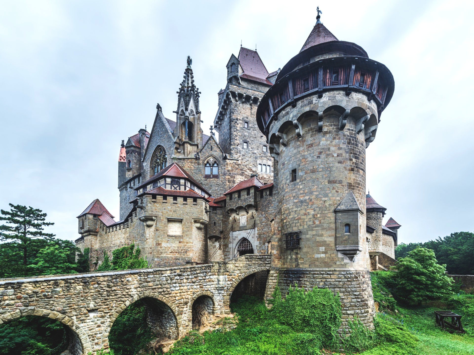 Burg Kreuzenstein Niederösterreich Mittelalter Ritterburg