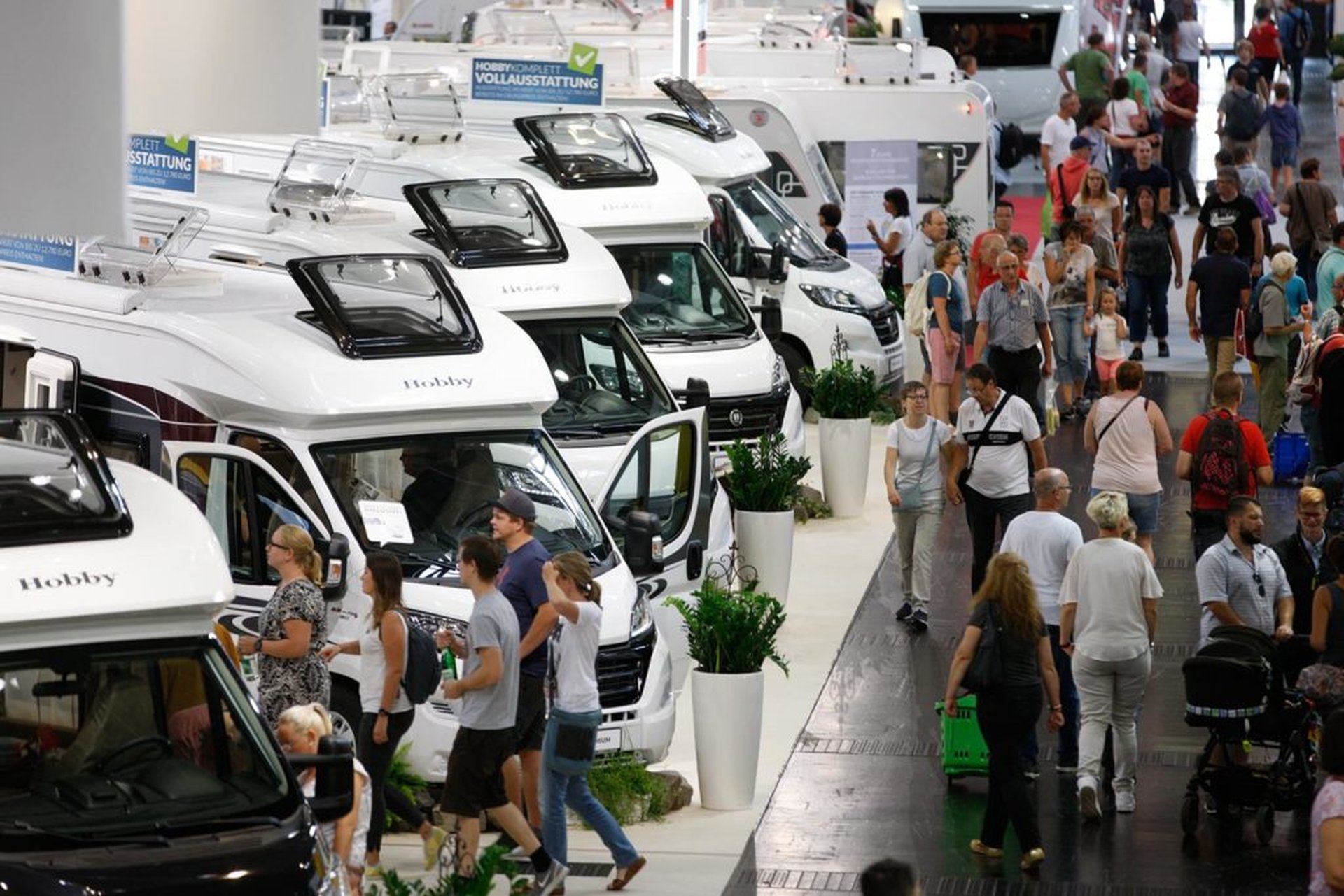 Camping Header: Gewinne 4x2 Tickets zum Caravan Salon Düsseldorf