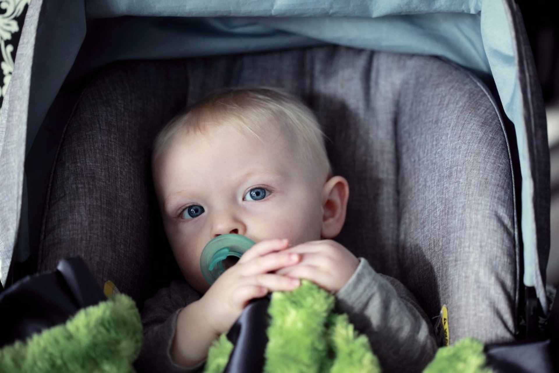 Kindersitz im Wohnmobil Kleinkind Babyschale