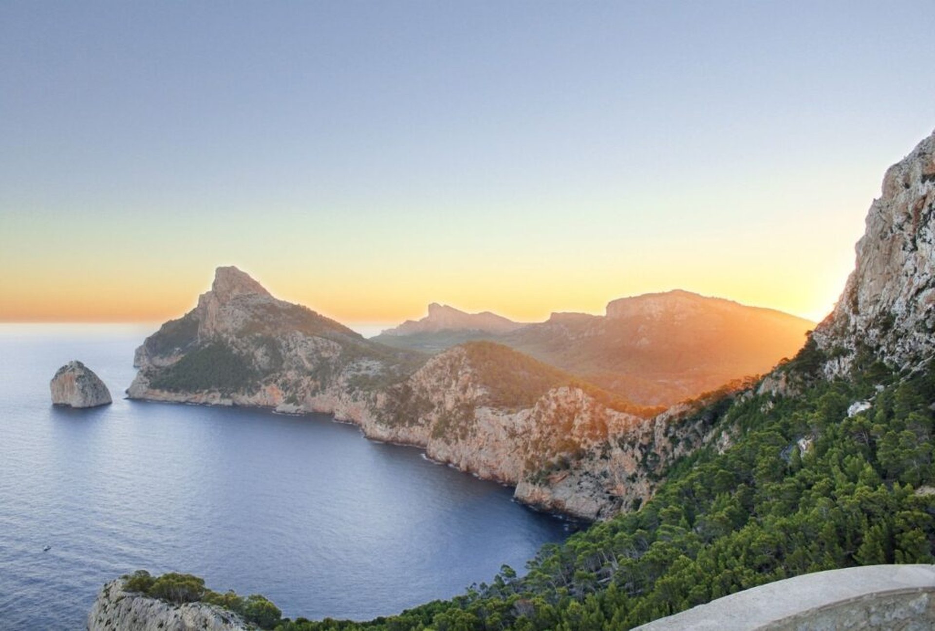 Kamperen op Mallorca: Campings, tips en unieke stranden op het eiland