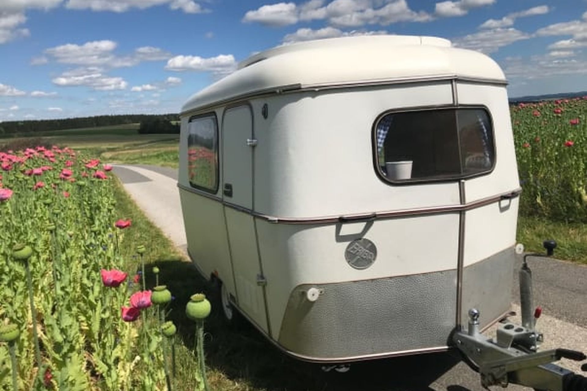 Valentinsgeschenk: Ein romantischer Ausflug im Oldtimer-Wohnmobil