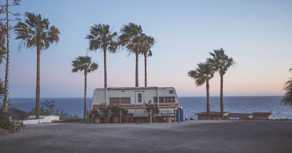 Campingurlaub: Mit Wohnwagen oder Wohnmobil unterwegs in die Natur, was passt am besten zu dir?