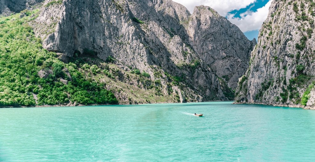 Wohnmobilurlaub im Frühling:  Entdecke traumhafte Campingplätze in Deutschland & Europa!