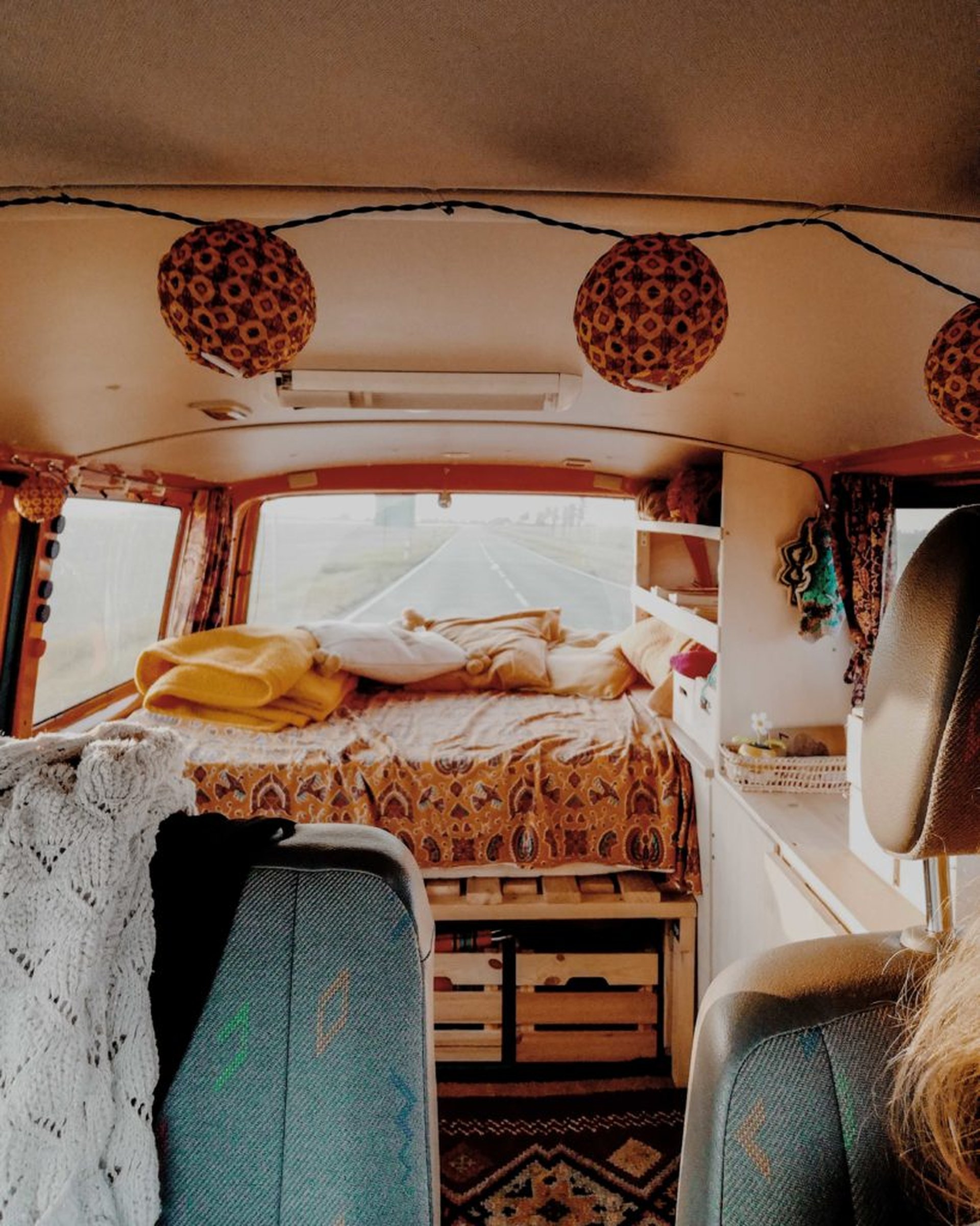 VW T5 ausbauen - Van Ausbau mit Holz