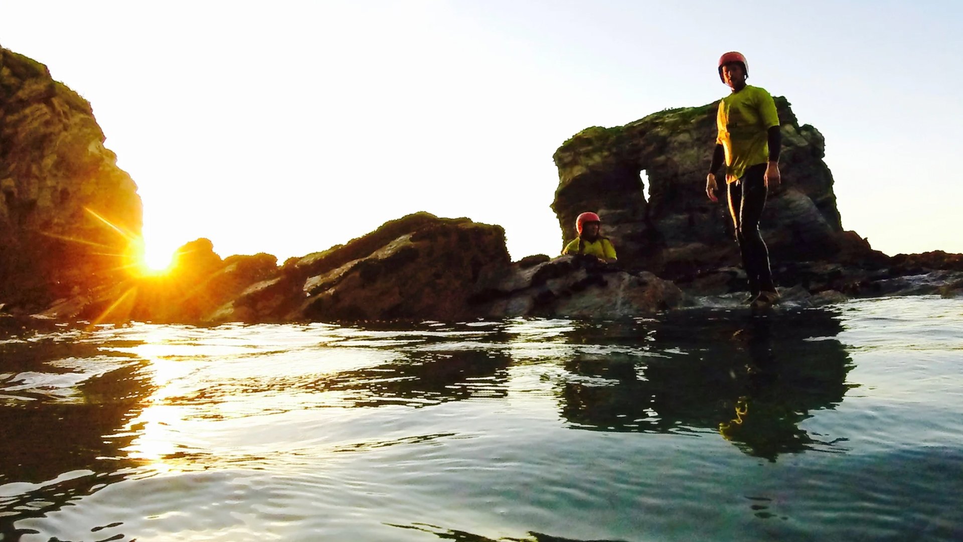 Adrenalin pur! Canyoning & Coasteering Abenteuer in beeindruckender Natur.