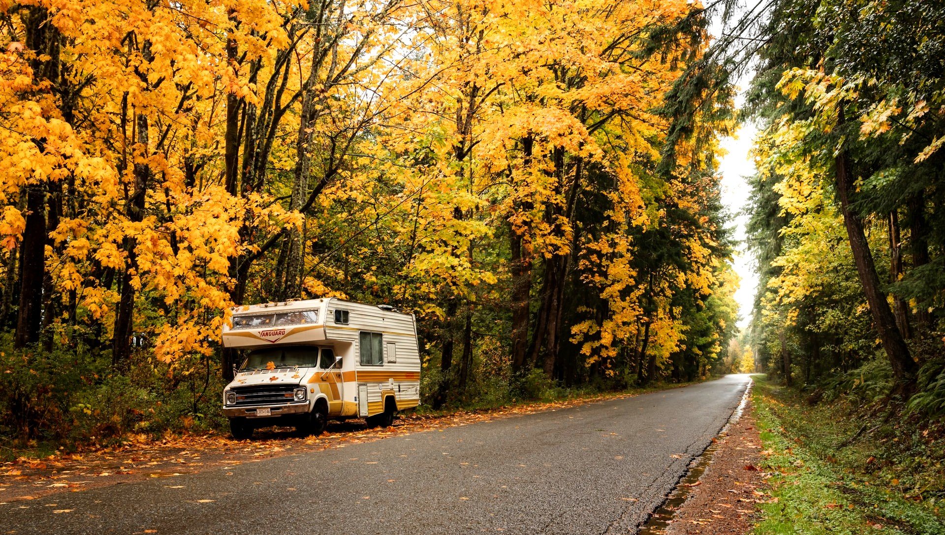 Camping im Oktober - Die 7 besten Reiseziele präsentiert von PaulCamper