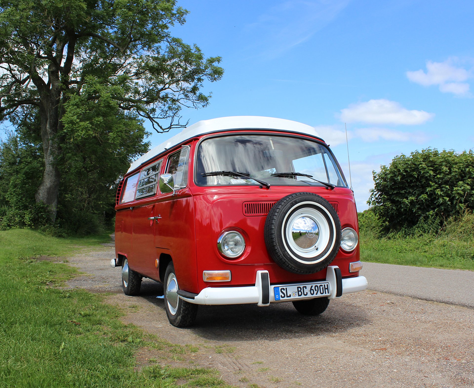 VW Bus mieten Roter VW Bus Oldtimer