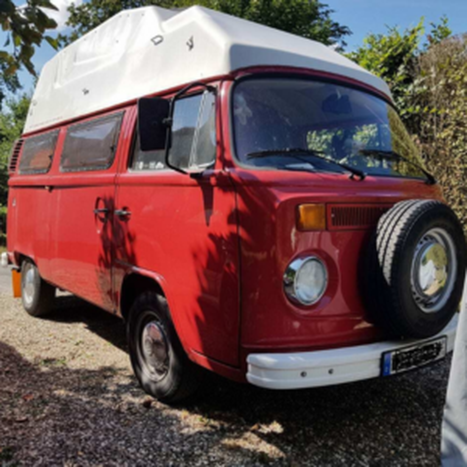 roter T2 Bulli in Essen mieten