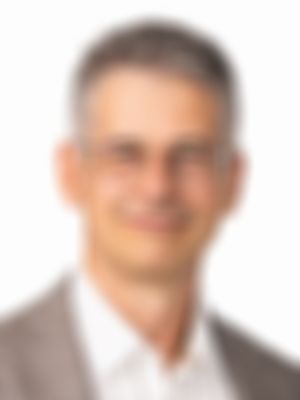 Corporate headshot of Voitek Biskup Findex advisor