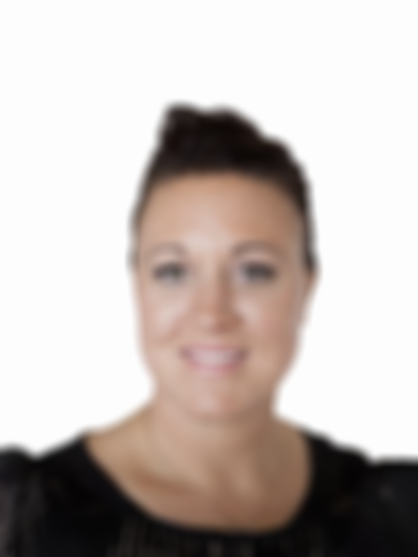 Corporate headshot of Staci Sturzaker Findex advisor