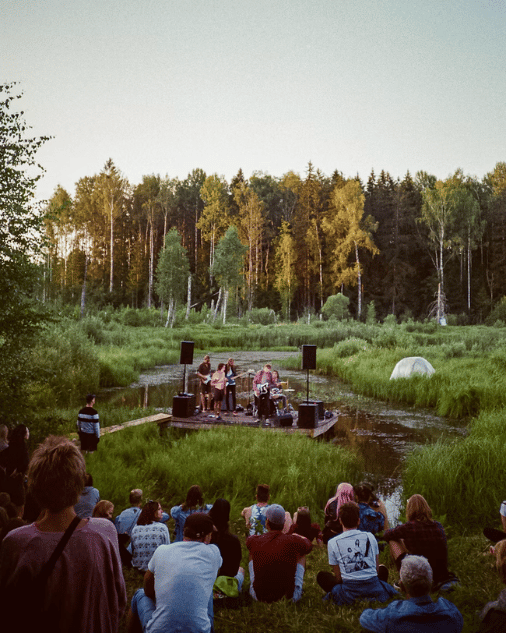 A concert riverside