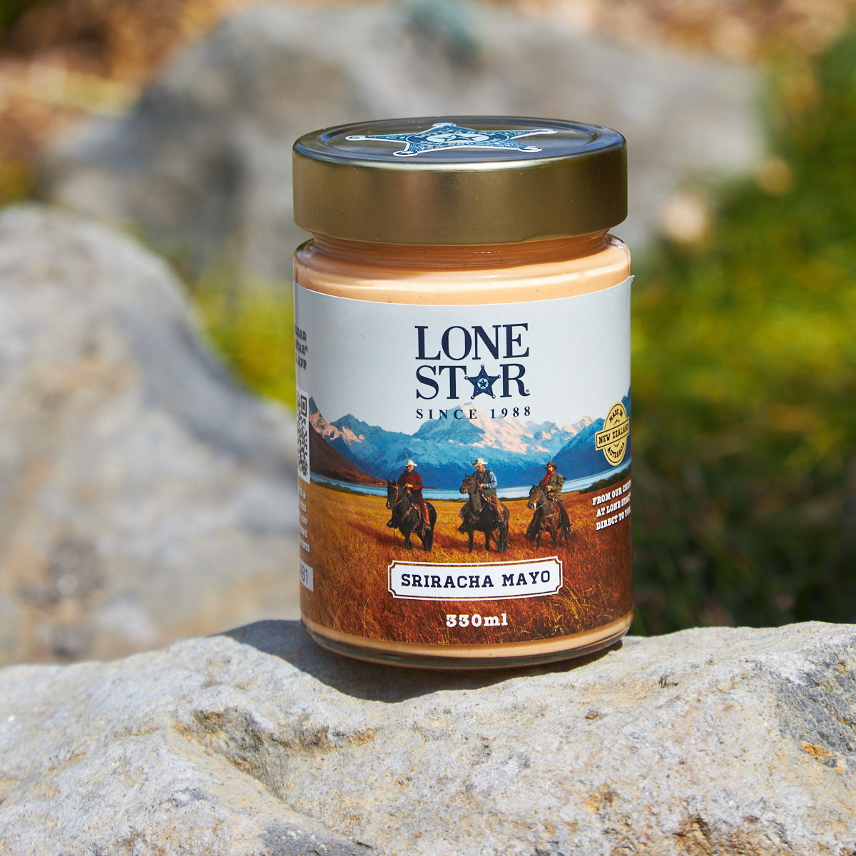 Lone Star Sriracha Mayo – Spicy, Creamy Sauce for Chicken, Burgers & More A jar of Lone Star Sriracha Mayonnaise – a creamy, spicy sauce perfect for chicken drumsticks, burgers, and dipping. Ask ChatGPT