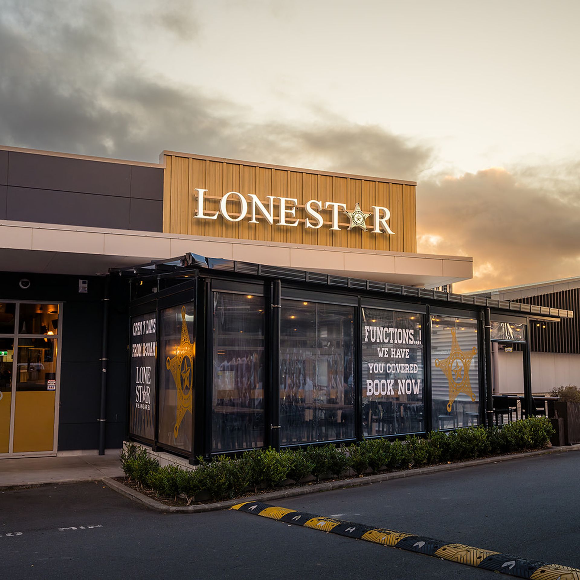 Exterior of Lone Star Whangārei restaurant, a perfect place to redeem a Lone Star Gift Card for a hearty Kiwi meal.