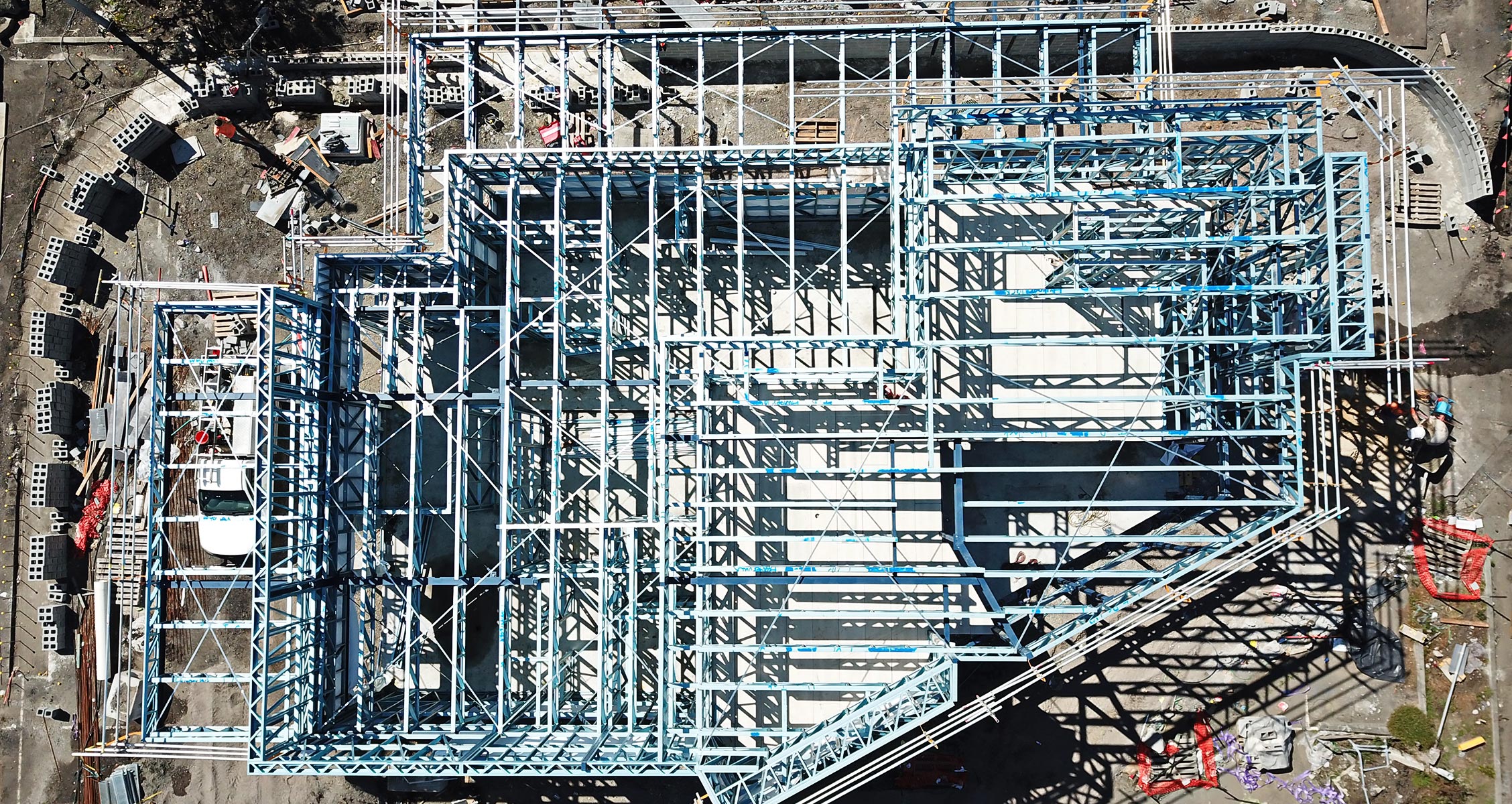Hungry Jack’s, Warrawong leveraged the inherent strength and versatility of light gauge steel (LGS) framing made from TRUECORE® steel, to deliver a unique double-storey fast food outlet as part of a progressive mixed-use retail precinct.