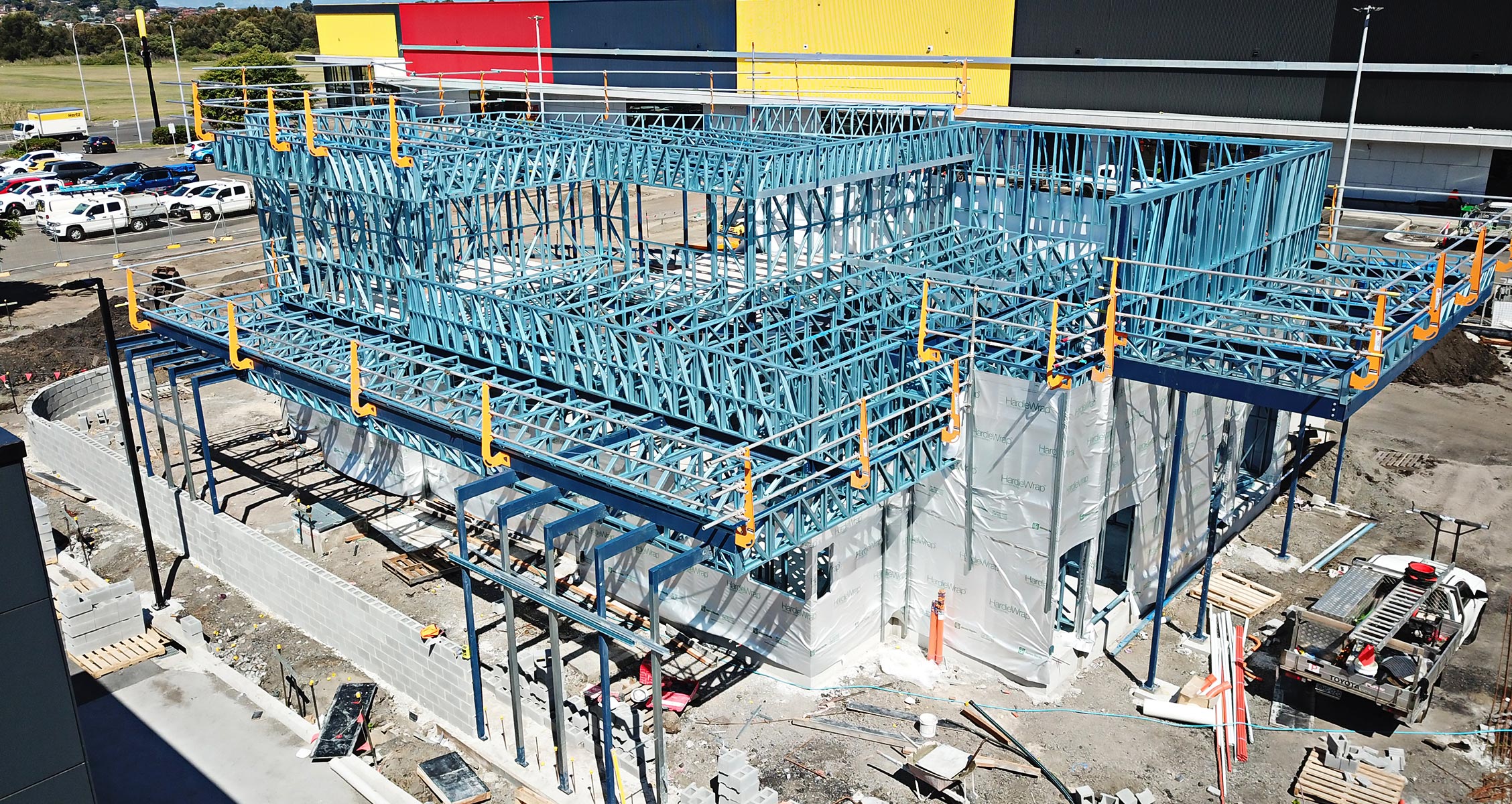 Hungry Jack’s, Warrawong leveraged the inherent strength and versatility of light gauge steel (LGS) framing made from TRUECORE® steel, to deliver a unique double-storey fast food outlet as part of a progressive mixed-use retail precinct.
