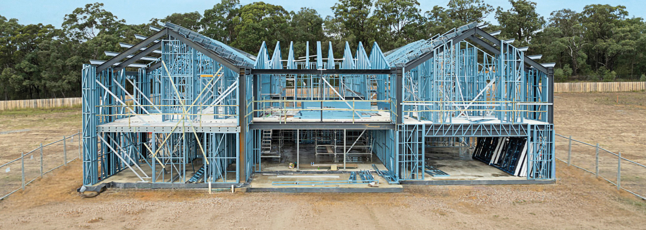 The Morley 2.0’s dramatic cathedral ceilings soar to 6.5 metres, requiring a combination of structural steel and frames made from TRUECORE® steel to bring the design to life. Large structural beams provide the primary load-bearing support, while frames made from TRUECORE® steel supports accuracy and consistency for a build of this size.
