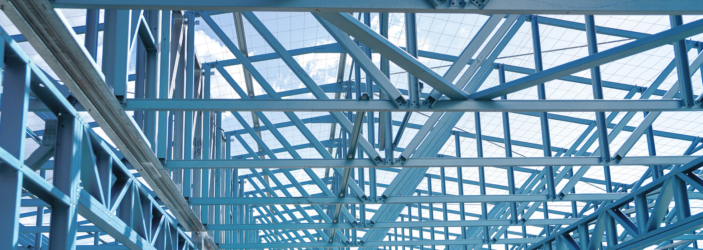 Over 200 tonnes of light  gauge steel framing made  from TRUECORE® steel with a BMT of 0.95mm was used on  the Collingwood Park State Secondary College.